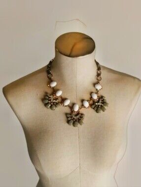 Statement necklace